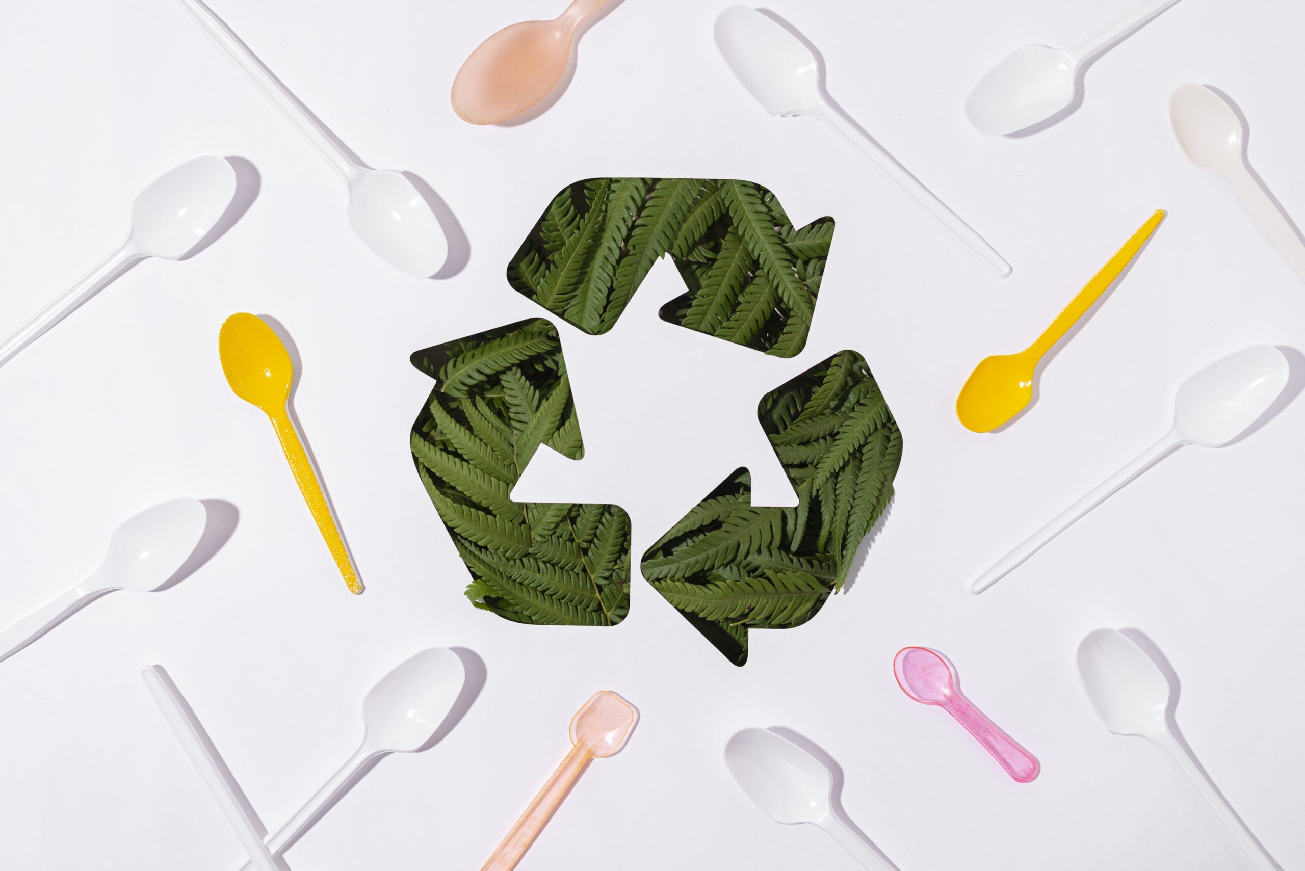 flat-lay-plastic-spoons-assortment